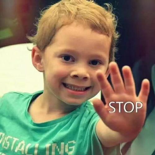 权志龙吃瓜的表情包,揭秘明星私下趣味瞬间